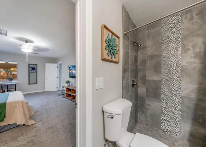 Heated Pool And Hot Tub, 4 Bedroom 3 Ba,
